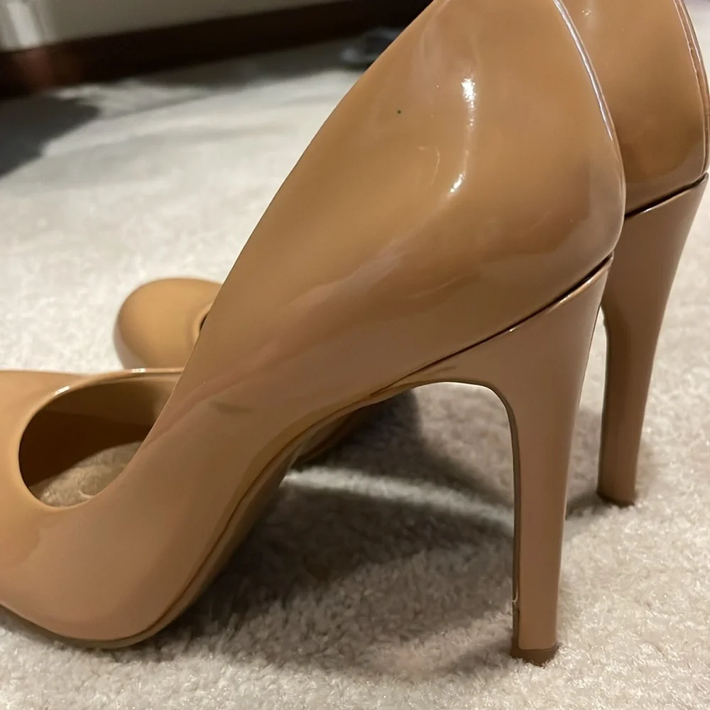 2016 NWOT VINTAGE Jessica Simpson nude high heels. Size 6. - Picture 3 of 5